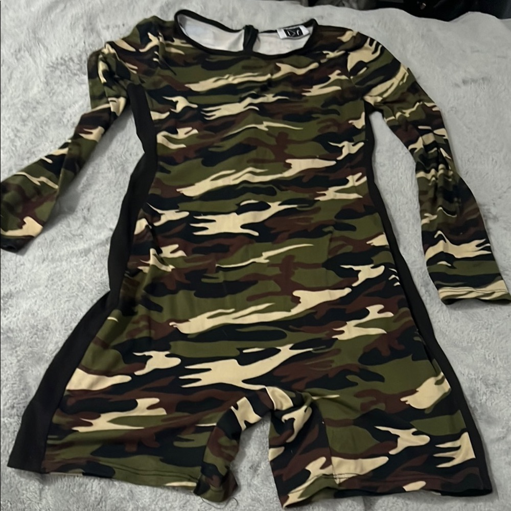 🌸 4 FOR $20 Camouflage Long Sleeve Jumpsuit